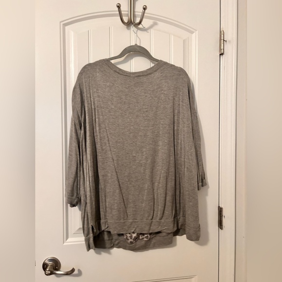 Gray with cheetah print and buttons size 3X - Picture 2 of 2